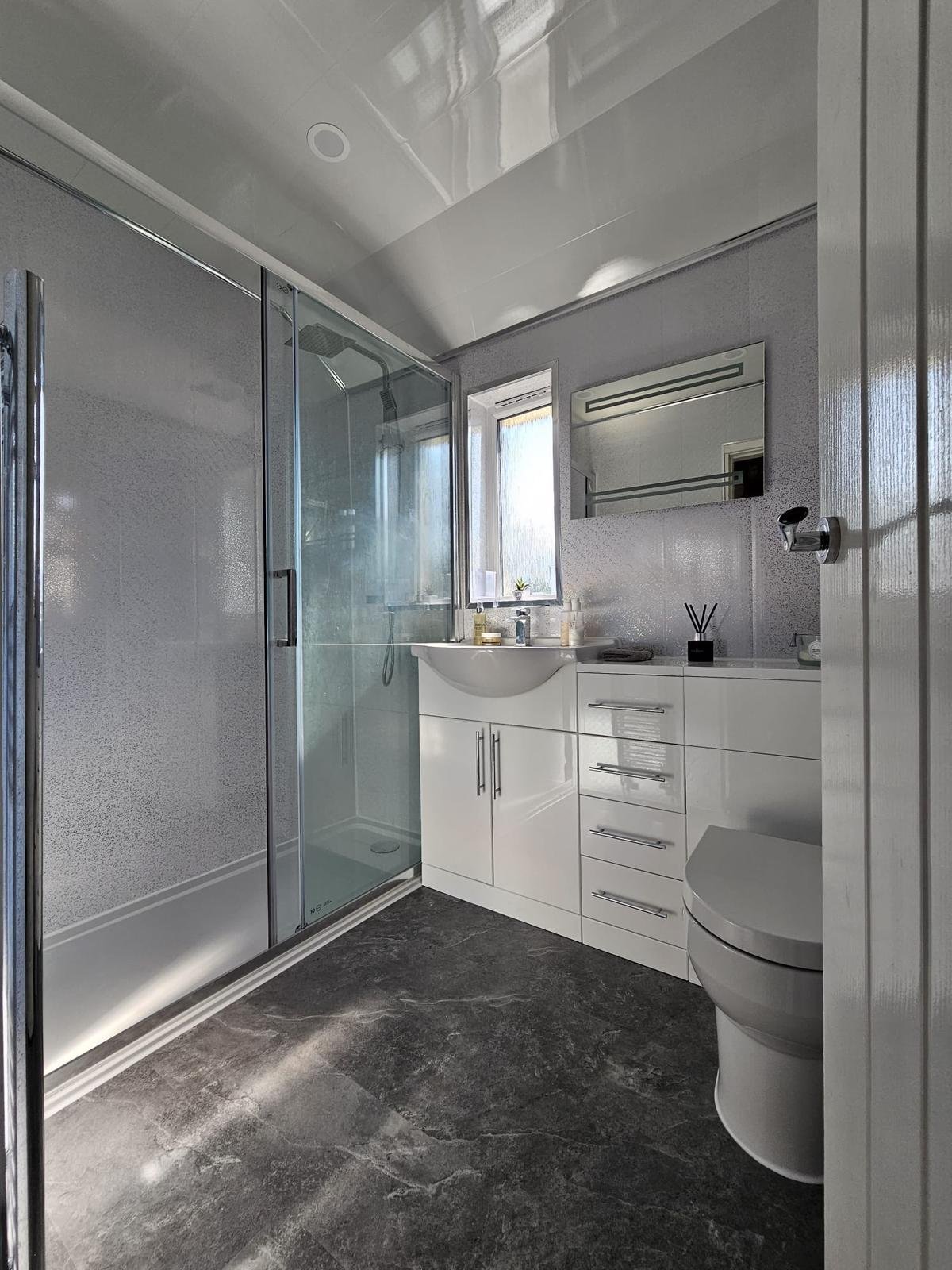 Chrome Package with walk-in shower