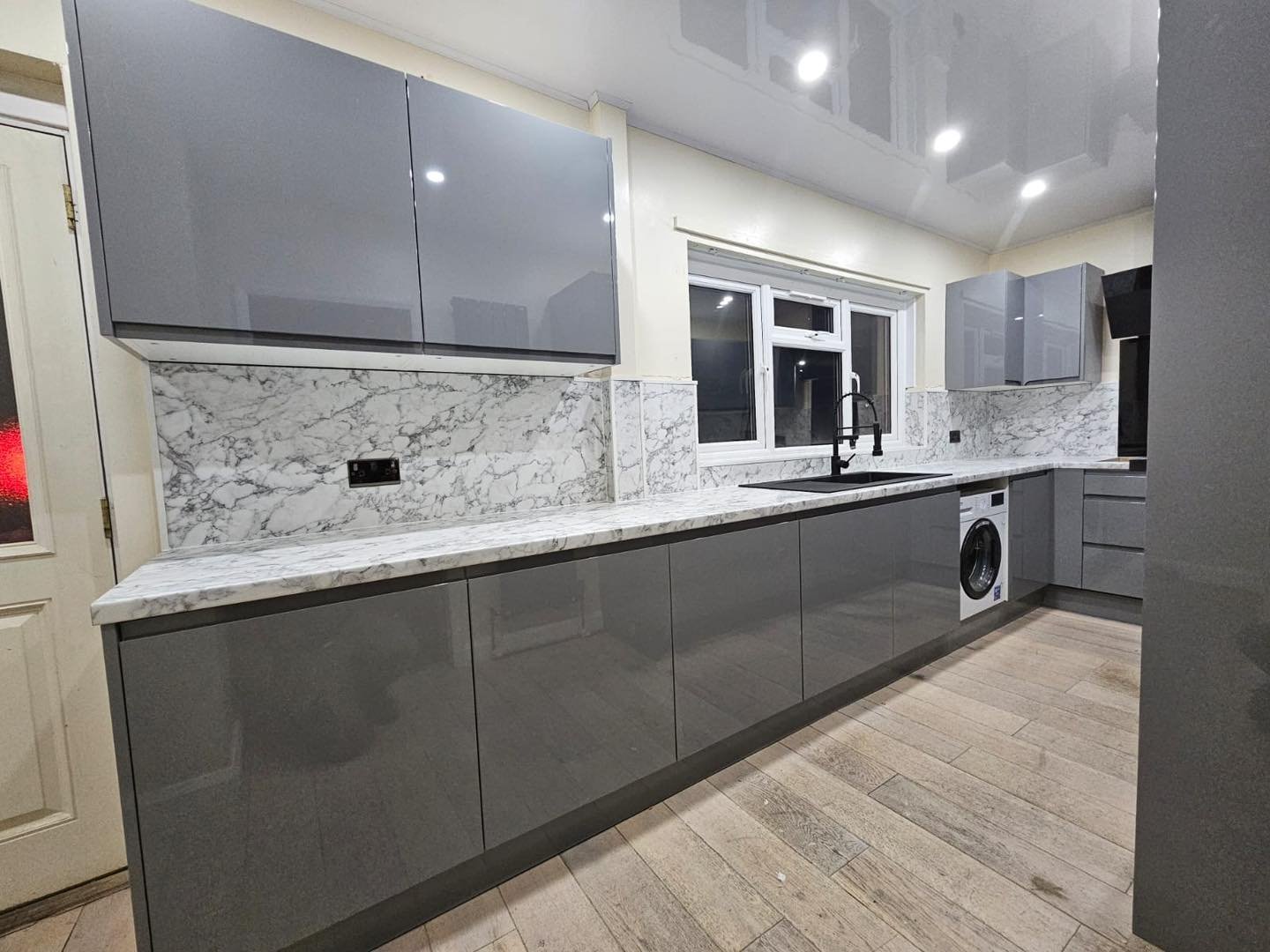 Modern kitchen lighting and surfaces