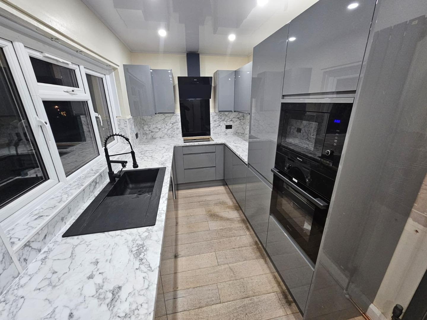 Statement kitchen renovation by Luxury UPVC bathroom and kitchen renovation specialists